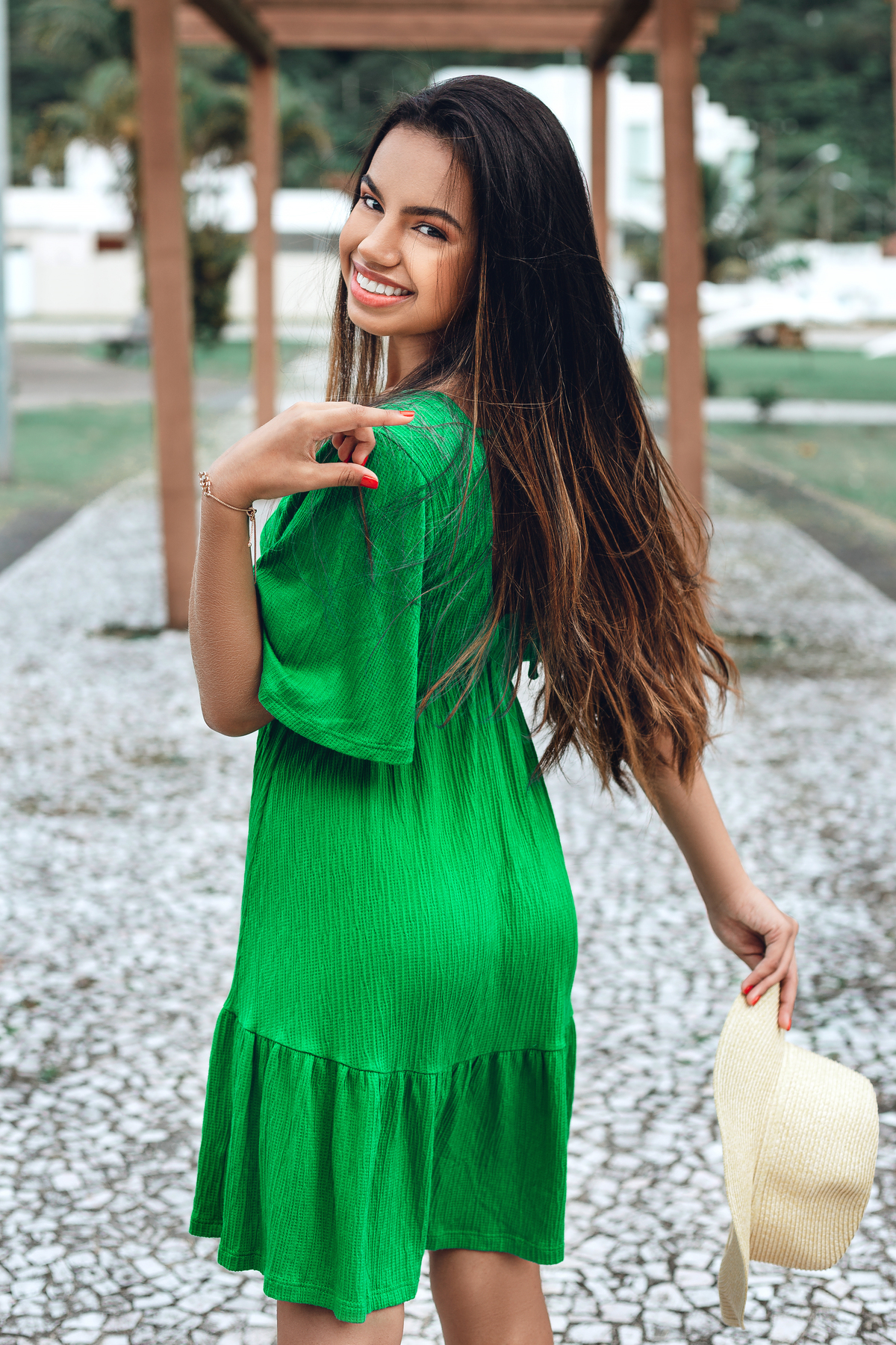 ensaio fotografico book debutante 15 anos na praia do Guaiuba | inspiracao ideias criatividade poses modelo | fotografo em Guaruja Ton Prans Fotografia