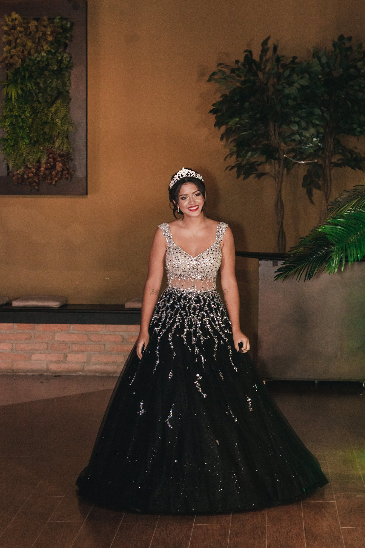 festa aniversario debutante 15 anos no Espaço Atmosphera | sonho de princesa valsa cerimonia vestido inspiracao ideias criatividade decoracao surf havai | fotografo em Guaruja Ton Prans Fotografia