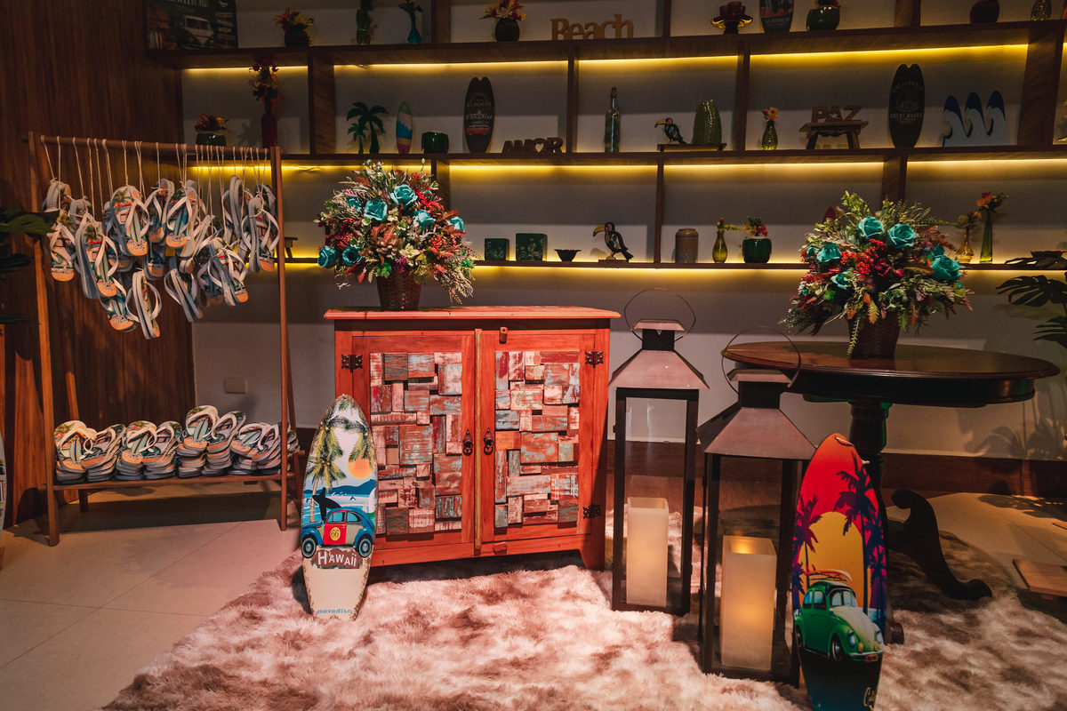 festa aniversario debutante 15 anos no Espaço Atmosphera | sonho de princesa valsa cerimonia vestido inspiracao ideias criatividade decoracao surf havai | fotografo em Guaruja Ton Prans Fotografia