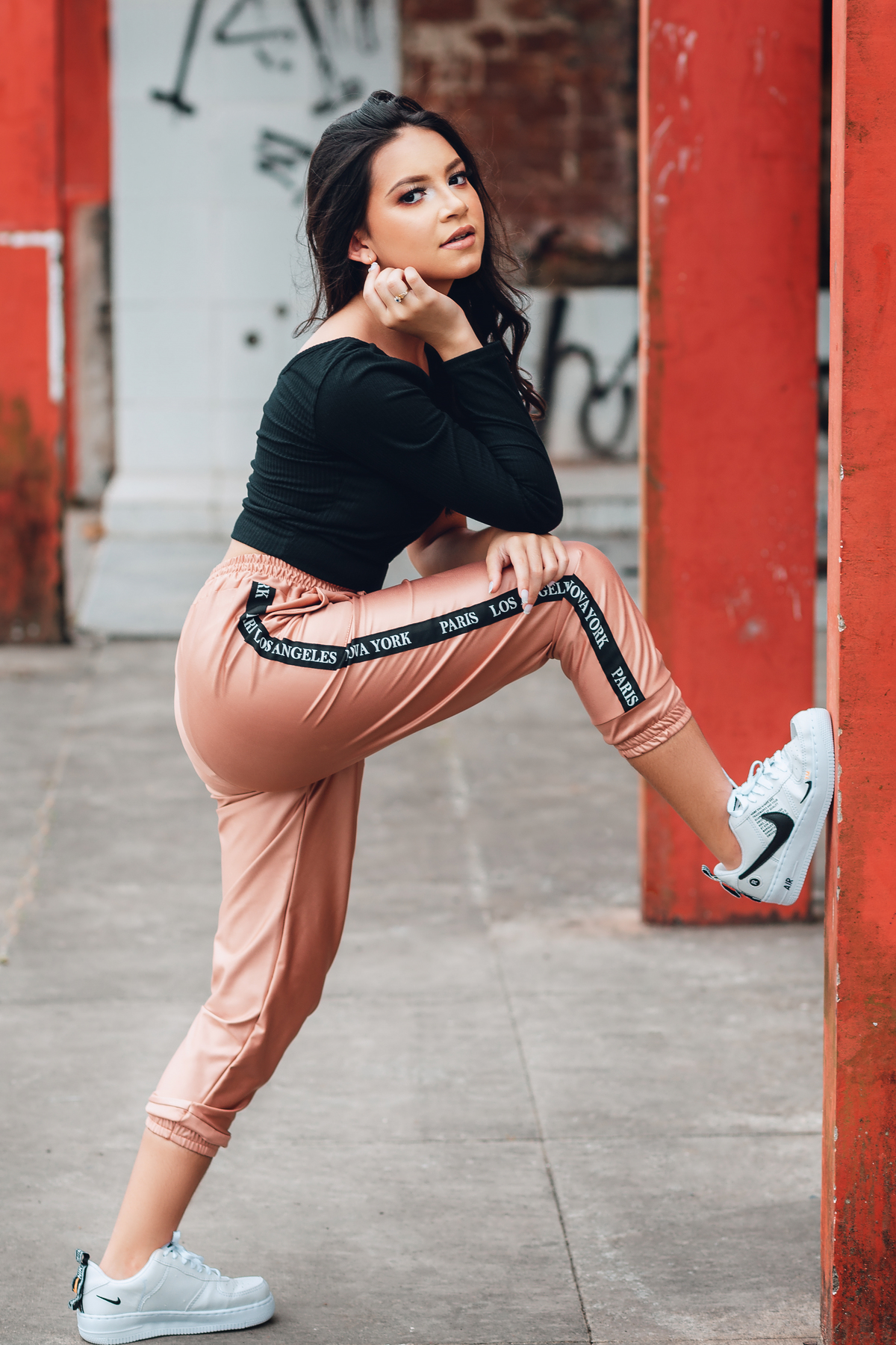 ensaio fotografico book debutante 15 anos street na rua | inspiracao ideias criatividade poses modelo | fotografo em Guaruja Ton Prans Fotografia