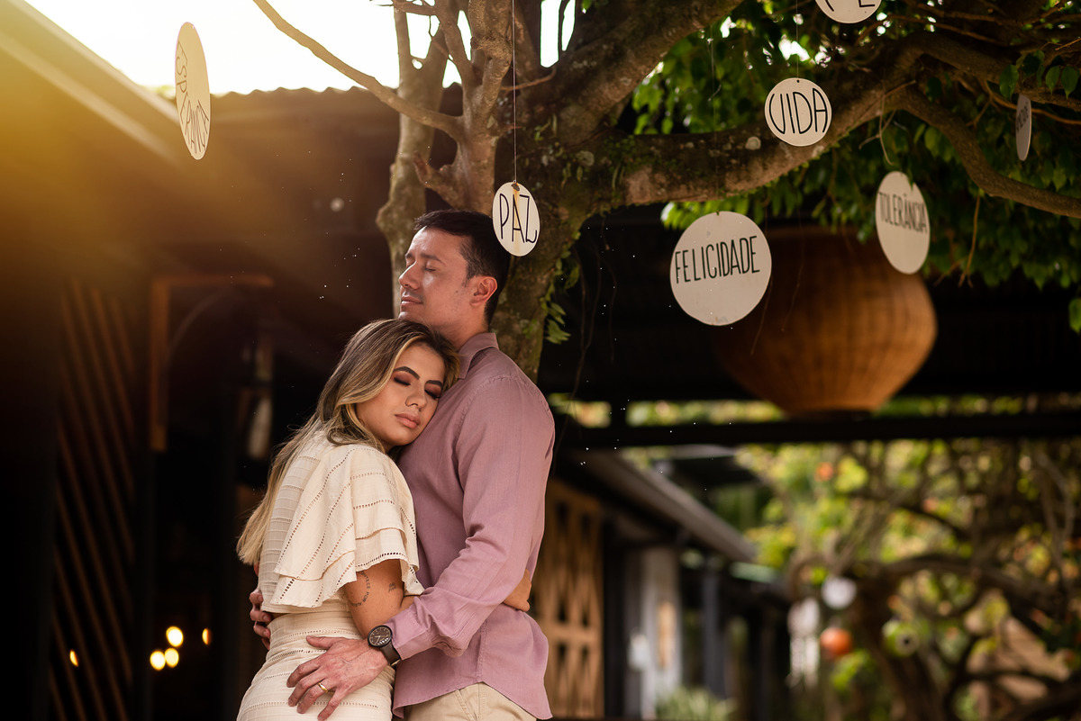 ensaio pre casamento no hotel vilarejo em conservatória-rj