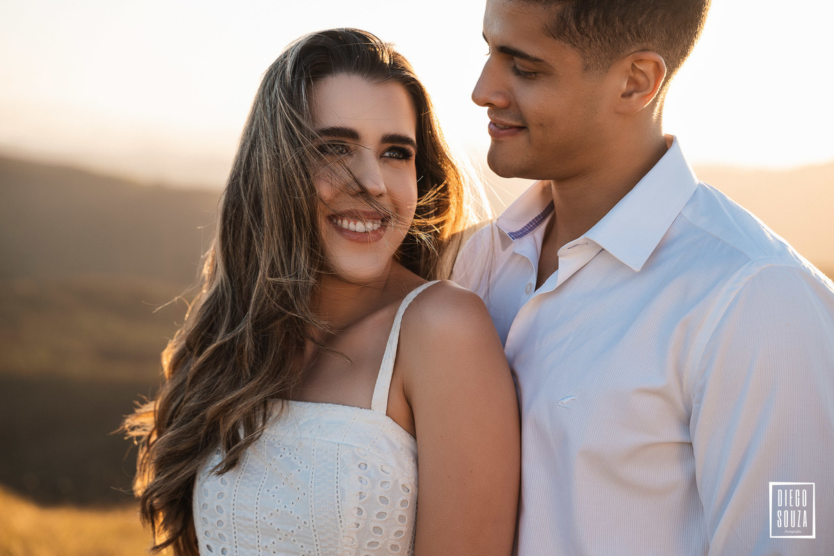 Ensaio pré casamento em Bom Jardim de Minas - por do sol no morro do cristo