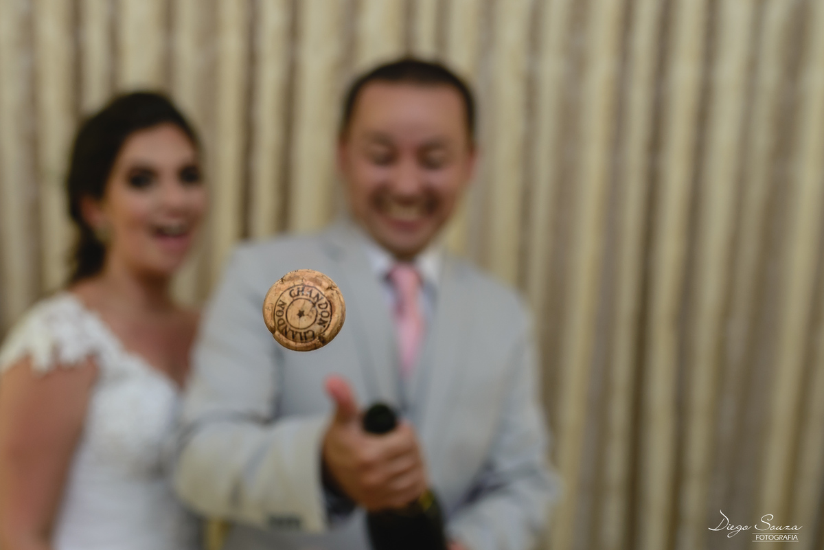 brinde do casal, casamento no campo em valença/rj