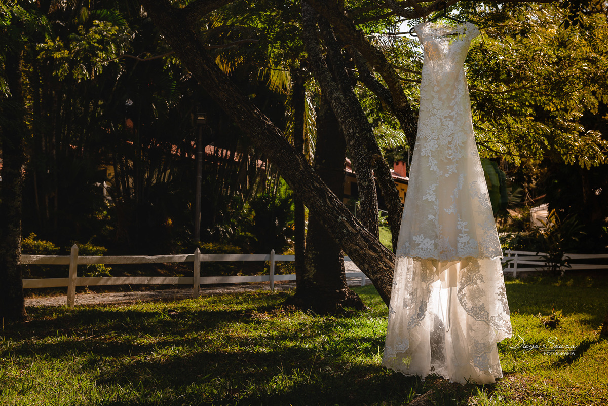 vestido de noiva pendurado pousada Arara - Valença/RJ