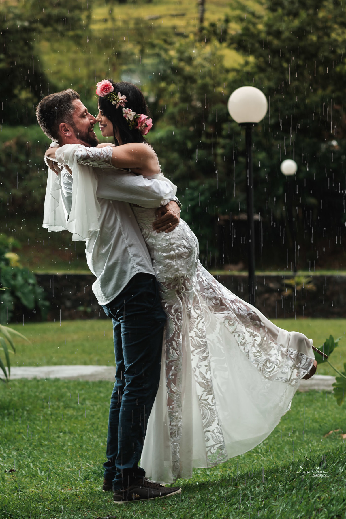 ensaio pre casamento com forte chuva, hotel palmeira imperial em Valença-rj