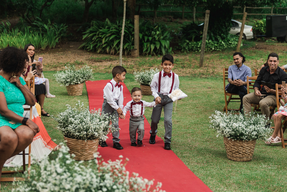 cerimonia de casamento no campo, de dia em Valença-rj