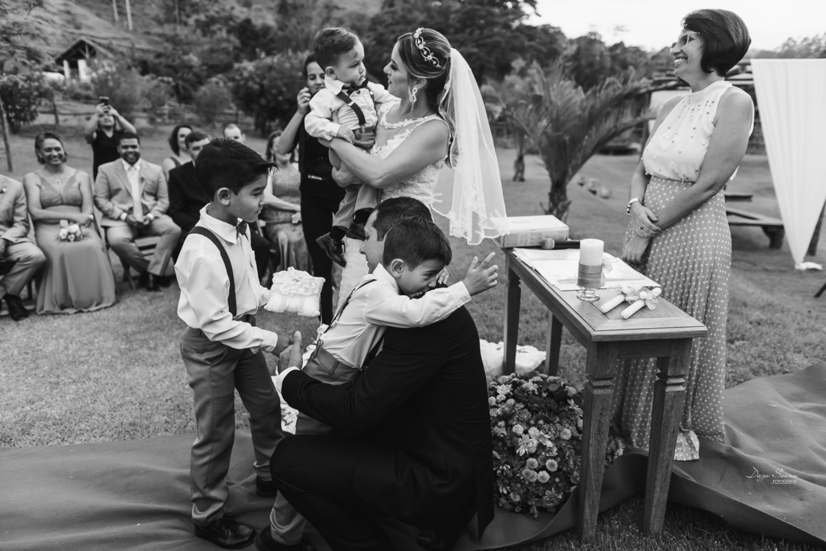 cerimonia de casamento no campo, de dia em Valença-rj