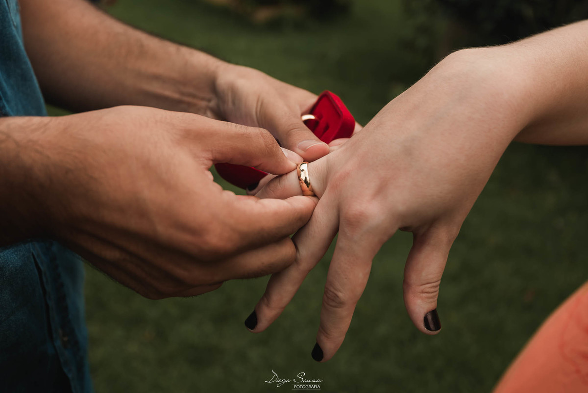 aliança de casamento, pedido de noivado na fazenda Campo Alegre em Valença RJ fotos diego souza fotografia