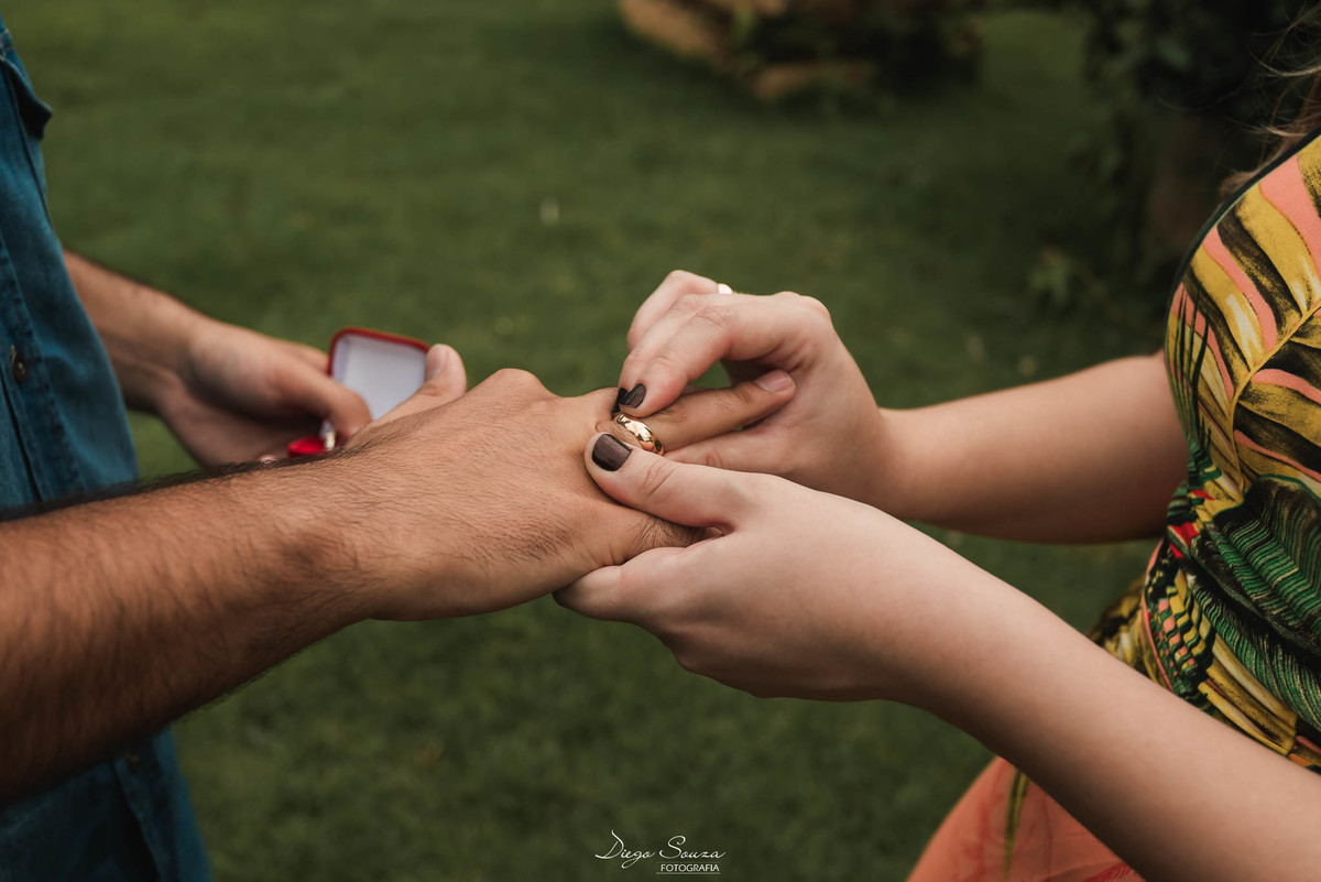 aliança de casamento, pedido de noivado na fazenda Campo Alegre em Valença RJ fotos diego souza fotografia