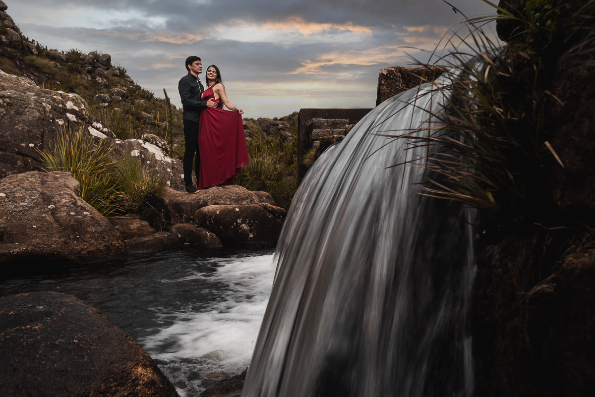 ensaio pré casamento thalita e André no parque nacional de Itatiaia-RJ, fotos feitas pelo fotógrafo de Casamento Diego Souza Fotografia