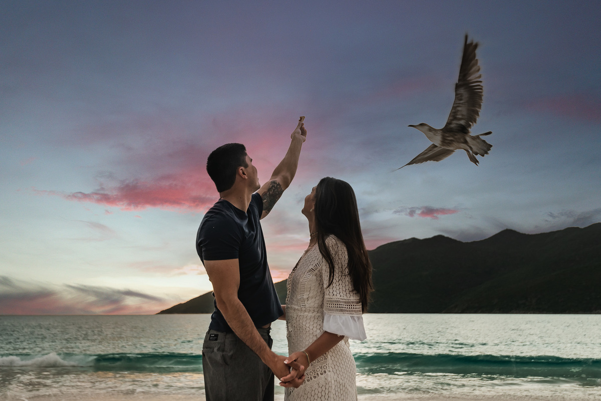 fotos ensaio pré casamento suelen e henrique no pontal do atalaia em arraial do cabo rj - fotos do fotografo de casamento diego souza fotografia