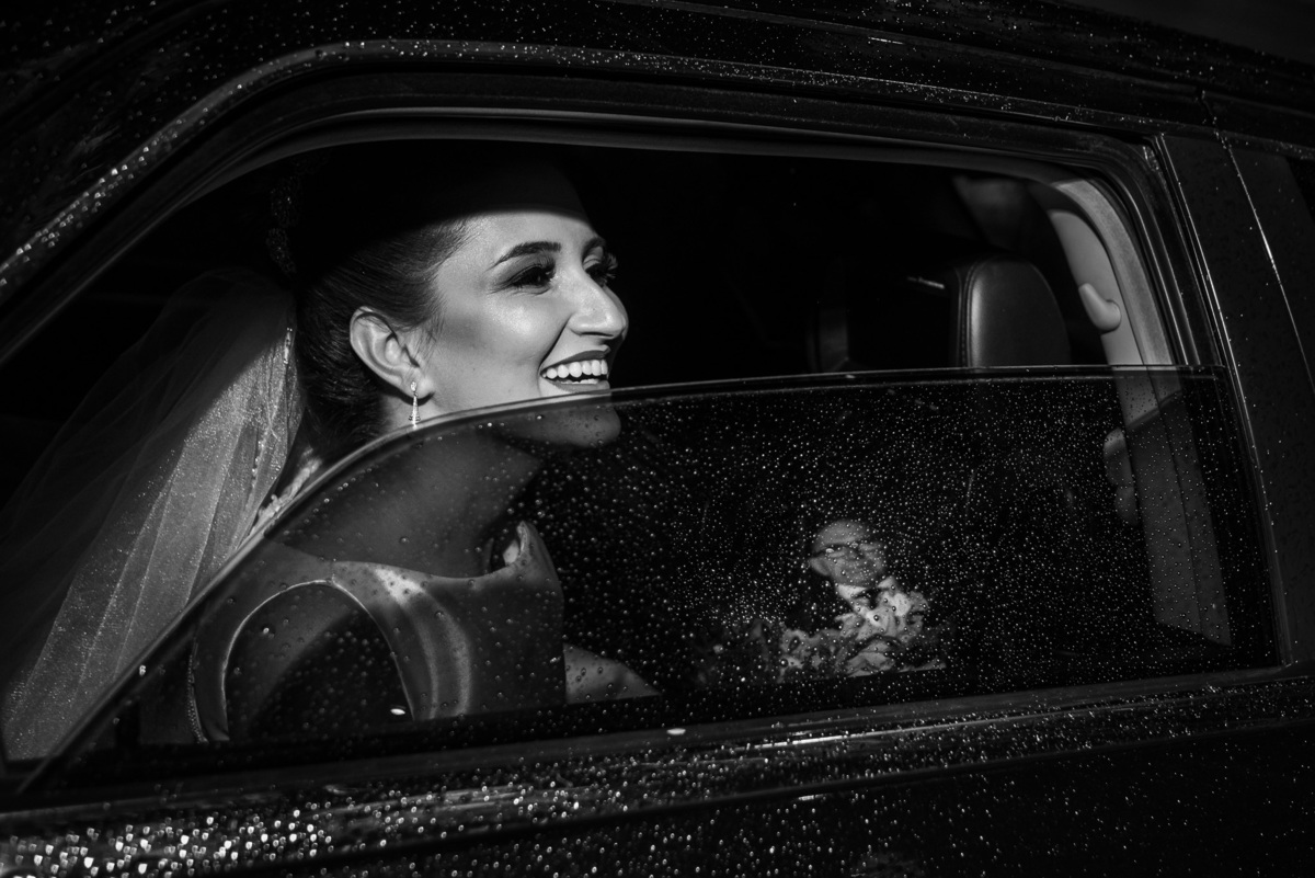 chegada da noiva na Igreja São Luiz Gonzaga em Volta Redonda, Casamento Nathany e Thiago