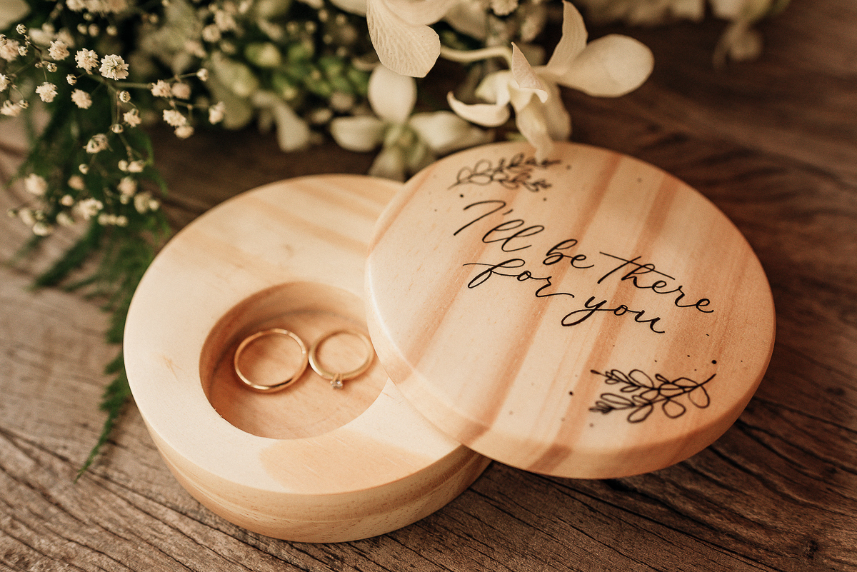 porta-alinaças-de-casamento