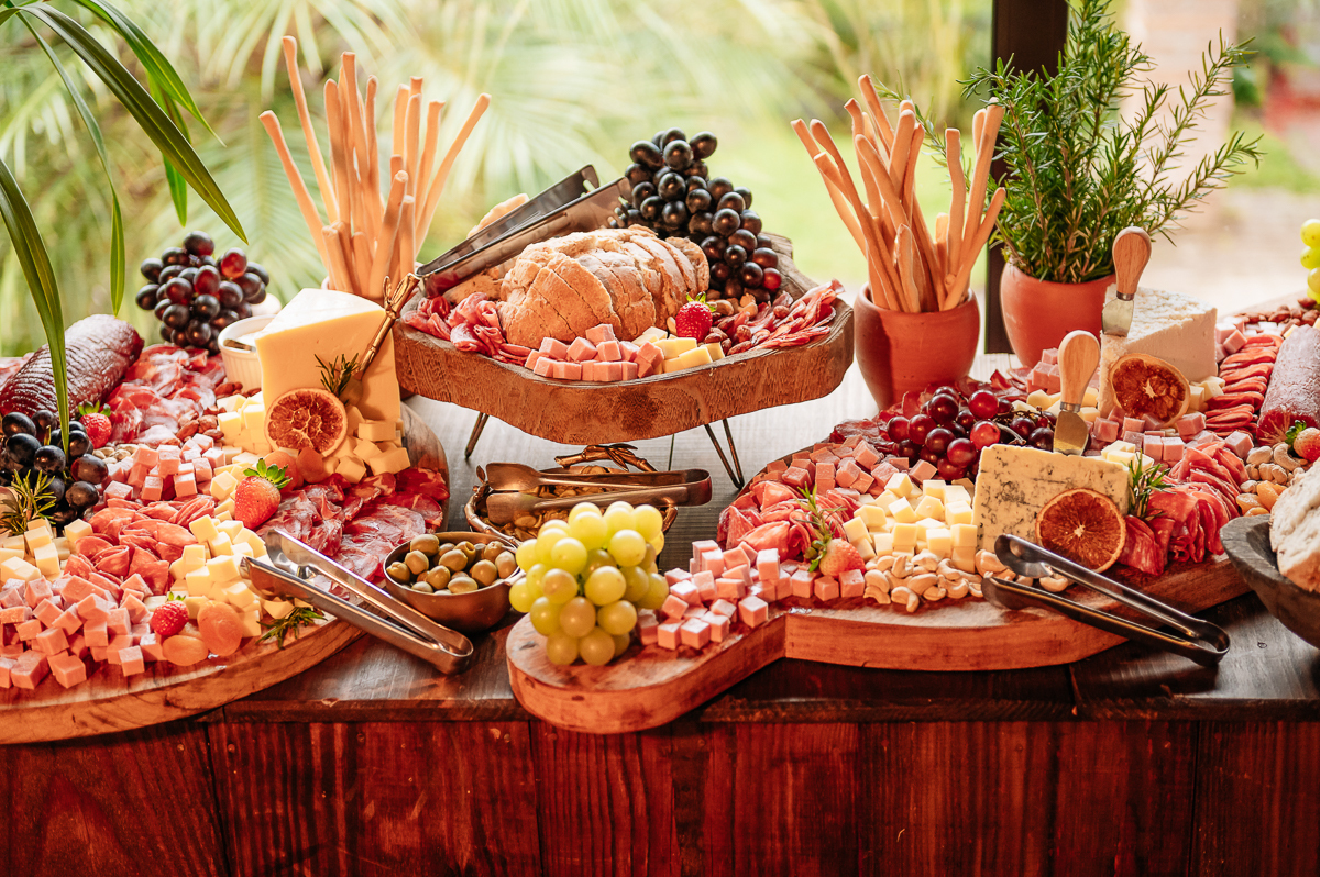 mesa-de-comida-de-casamento