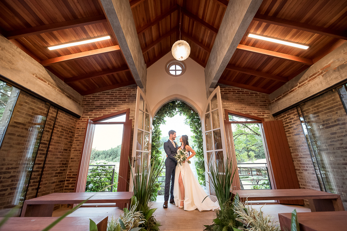 espaco-de-evento-em-caixas-do-sul-celebrar-casa-de-eventos-casamento-noiva-fernanda-e-noivo-afonso