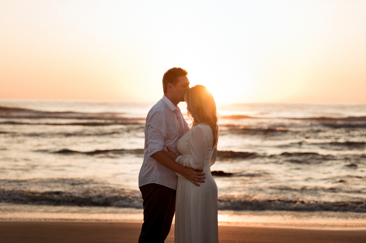 fotos-no-por-do-sol-em-torres-ensaio-de-casal-pre-casamento-tati-e-paulo