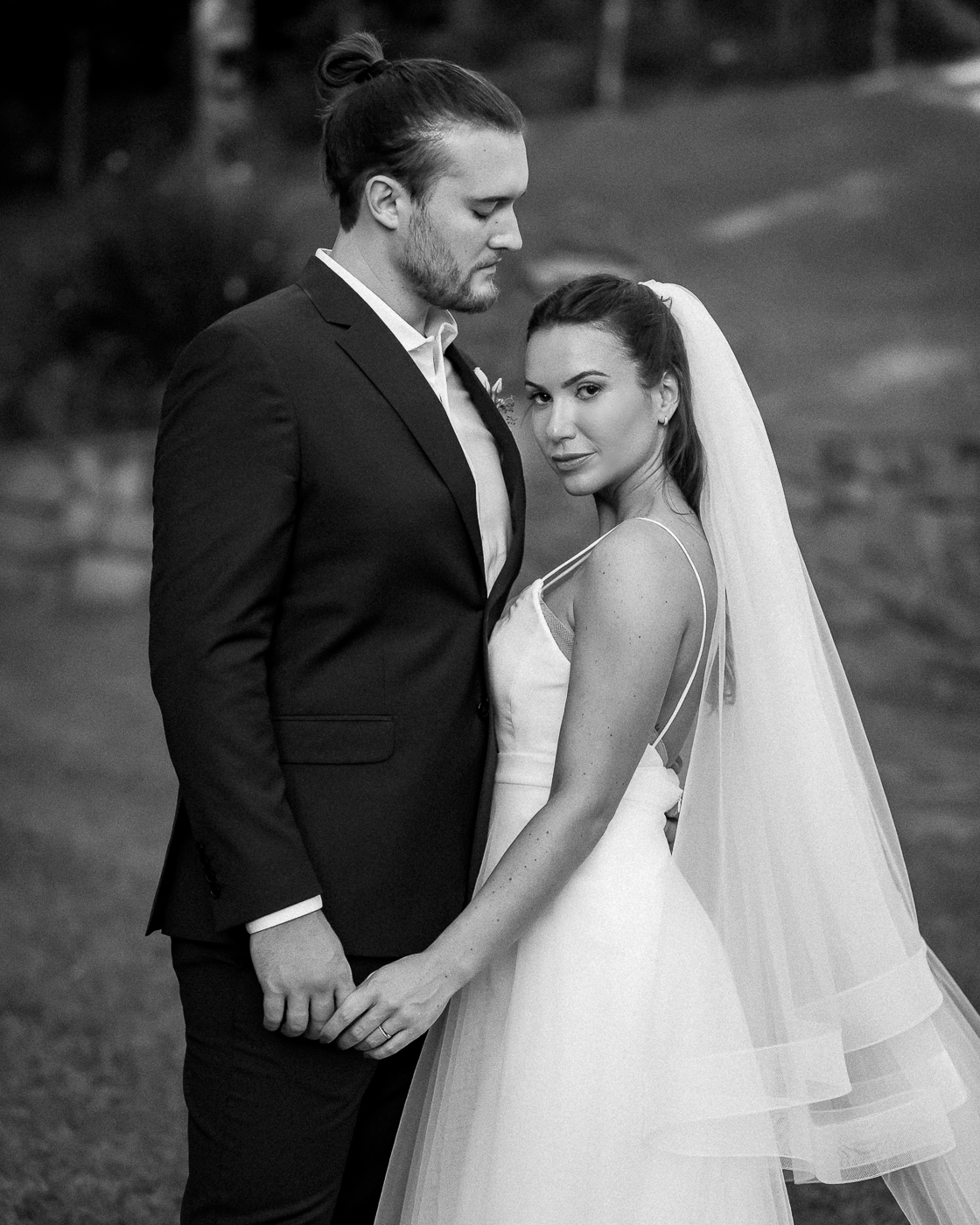 fotos-de-casal-elegante-apos-cerimonia-de-casamento