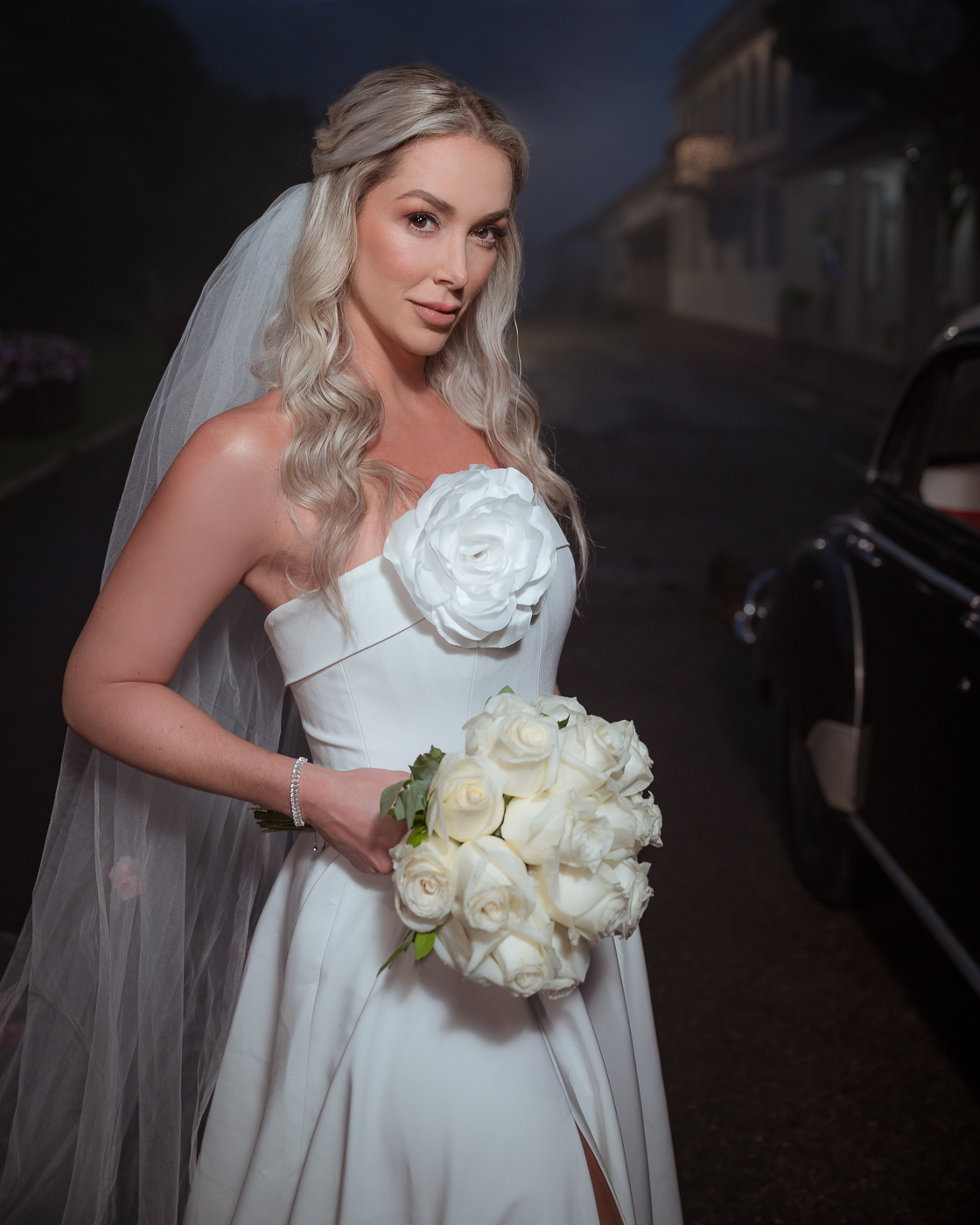 bouque-de-noiva-com-rosas-brancas-grazi