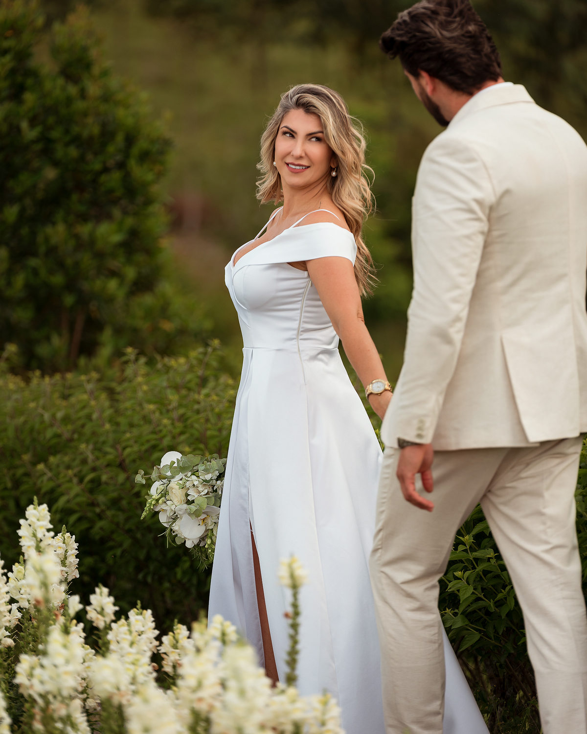 ensaio-romântico-em-jardim-gisa-e-guilherme-yuri-nunes-fotografia