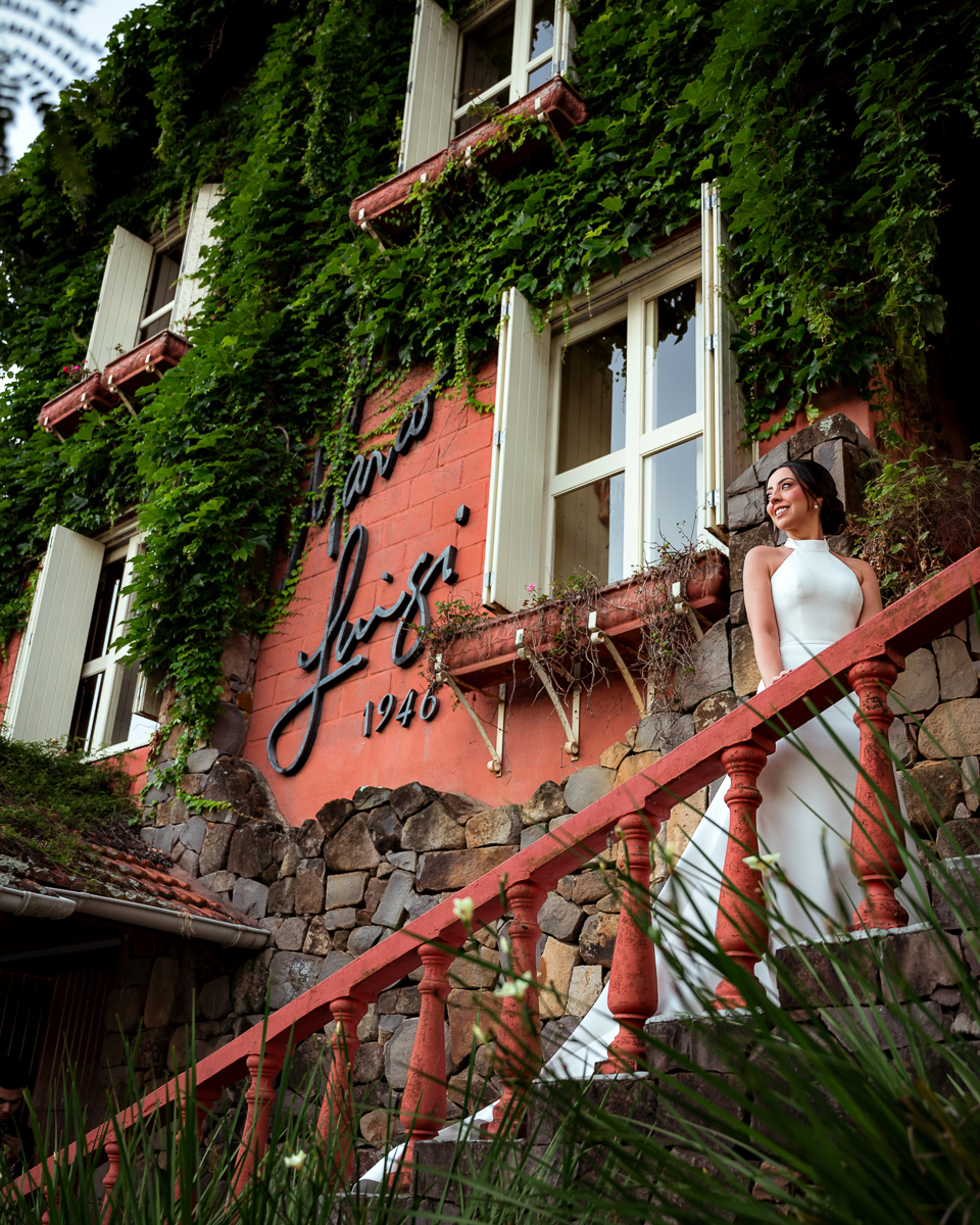 marco-luigi-vinicola-no-vale-dos-vinhedos-casamento-externo-em-frente-a-cave-noiva-pamela