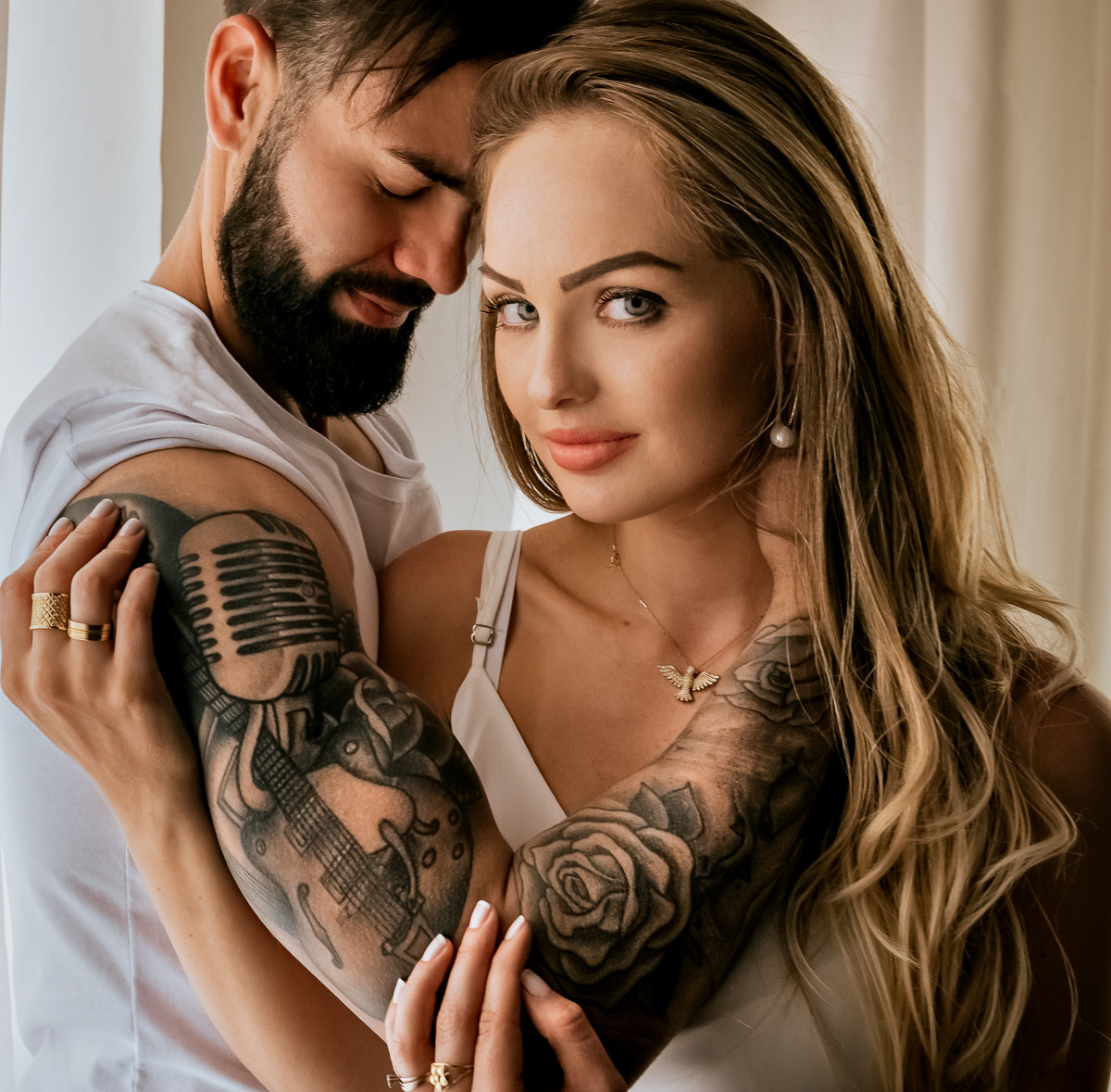 Ensaio de pre casamento fotografia diferente com tatuagem