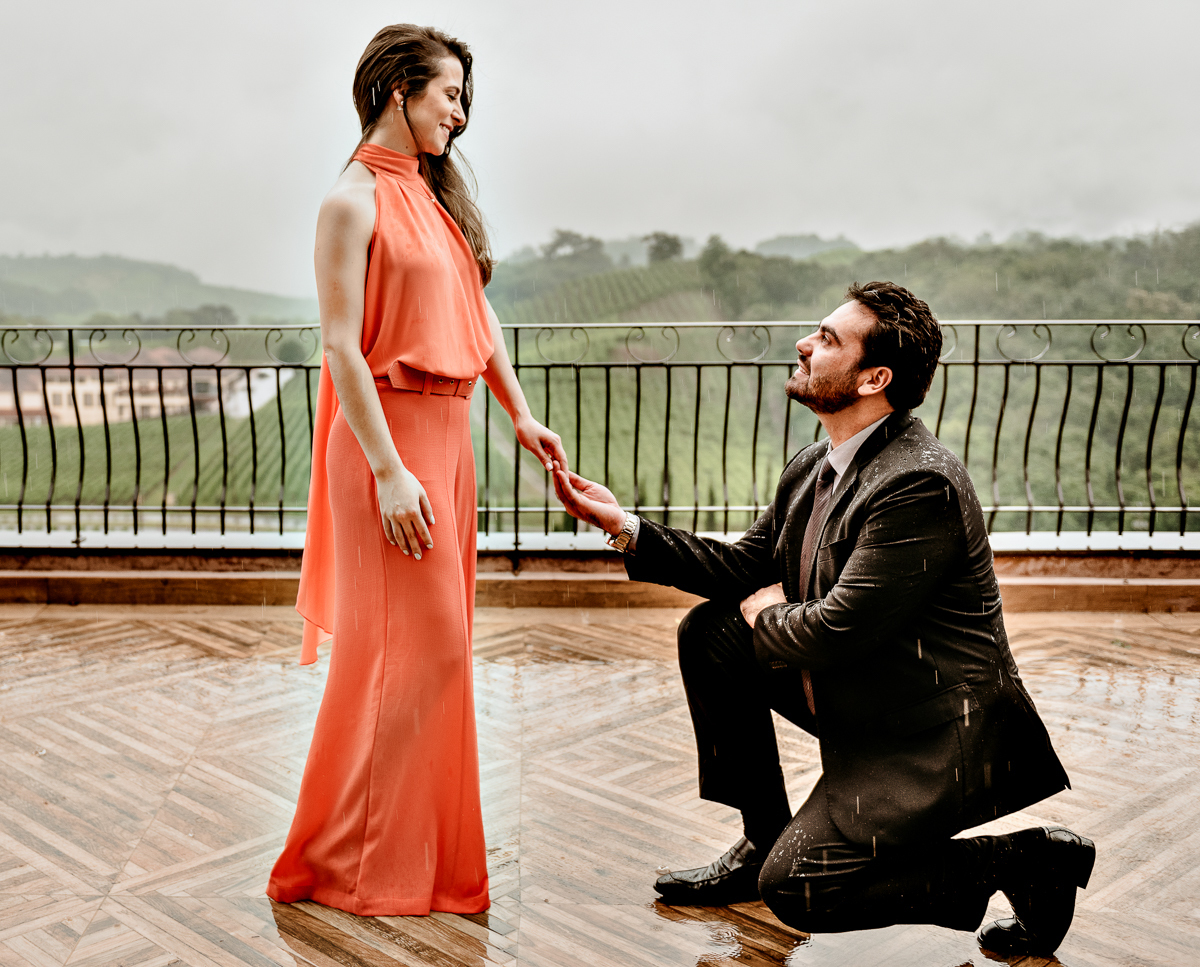 Pedido-de-casamento-em-bento-goncalves-casar-em-Bento-Gonçalves-destination-wedding-noiva-ensaio-fotografico-de-casal-fotos-no-vale-dos-vinhedos-fotógrafo-de-casamento-em-Bento-Gonçalves