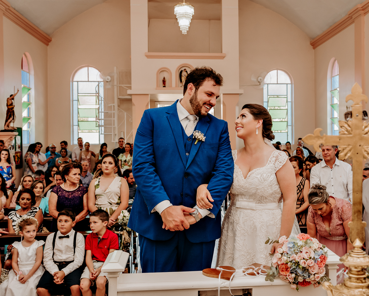 Cerimonia de casamento em Bento Gonçalves, cerimônia de dia em igreja