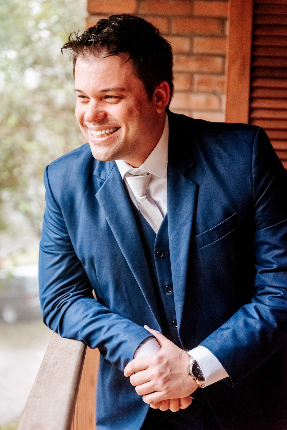 fotos-de-making-of-noivo-na-pousada-villa-tuiuty-capela-fotos-de-casamentos-em-bento-goncalves-case-em-bento-mini-wedding-no-vale-dos-vinhedos-onde-casar-na-serra-gaucha-fotografo-em-bento-goncalves