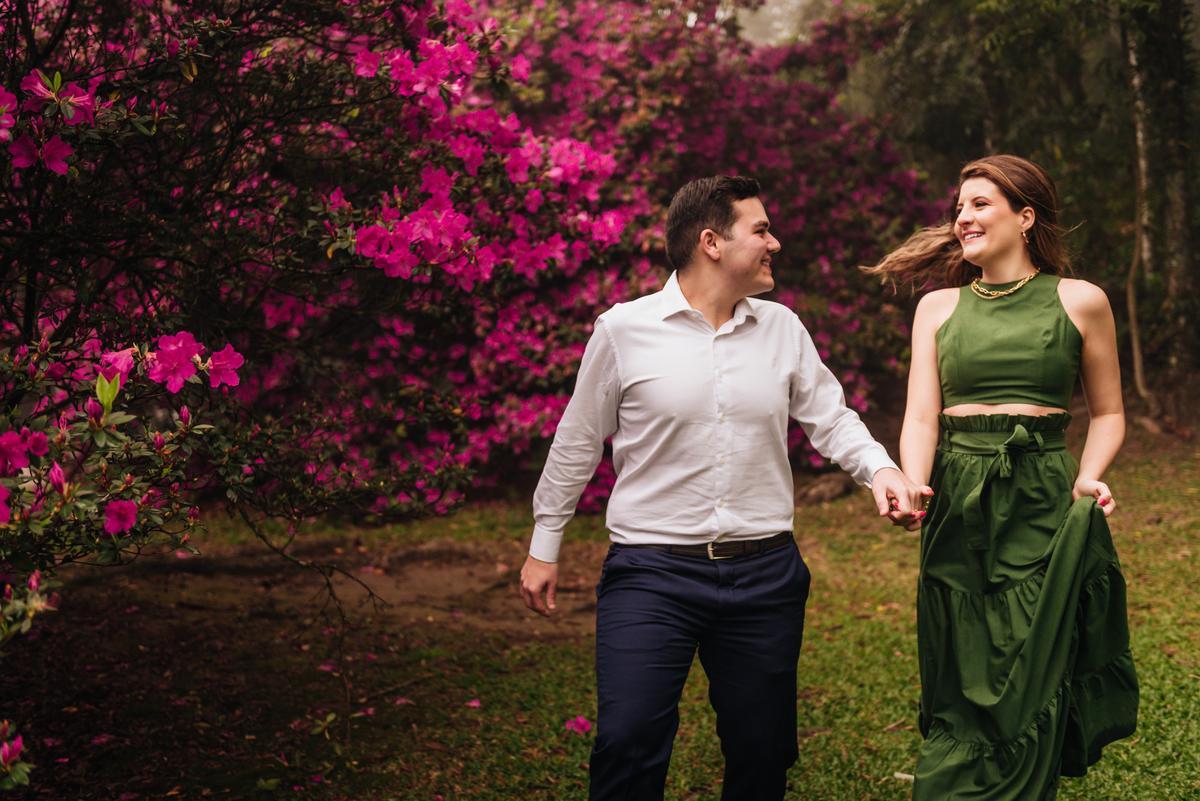 ensaio-fotográfico-de-casais-fotografo-em-gramado-fotografo-de-casamento-fotografo-profissional-de-casamento-em-bento-goncalves-ensaio-pre-casamento-ensaio-ar-livre
