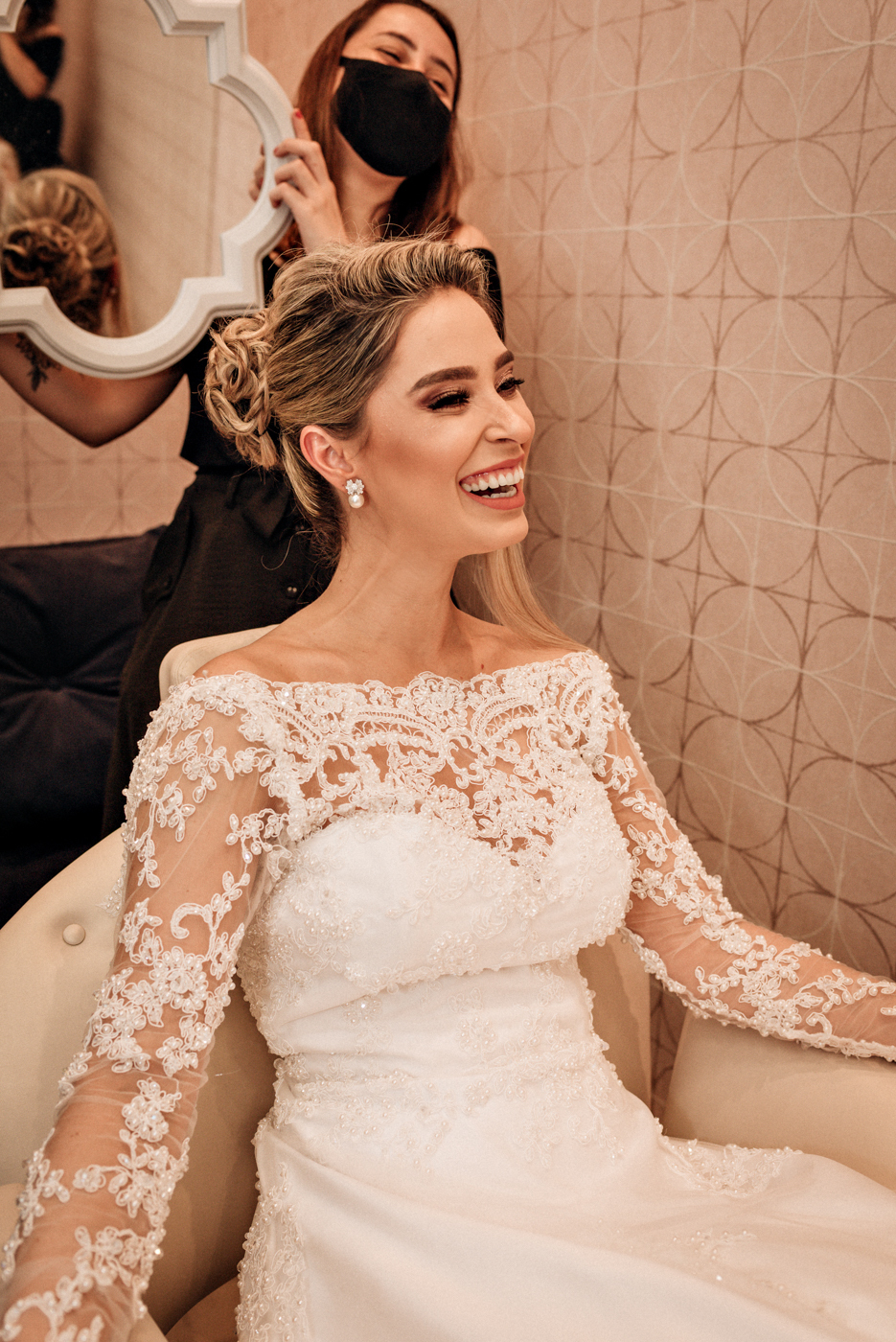 penteado-noiva-salao-de-beleza-la-casa-making-of-noiva-maquiagem-noiva-fotografo-de-casamento-em-bento-goncalves-casar-no-vale-dos-vinhedos-vinicola-marco-luigi