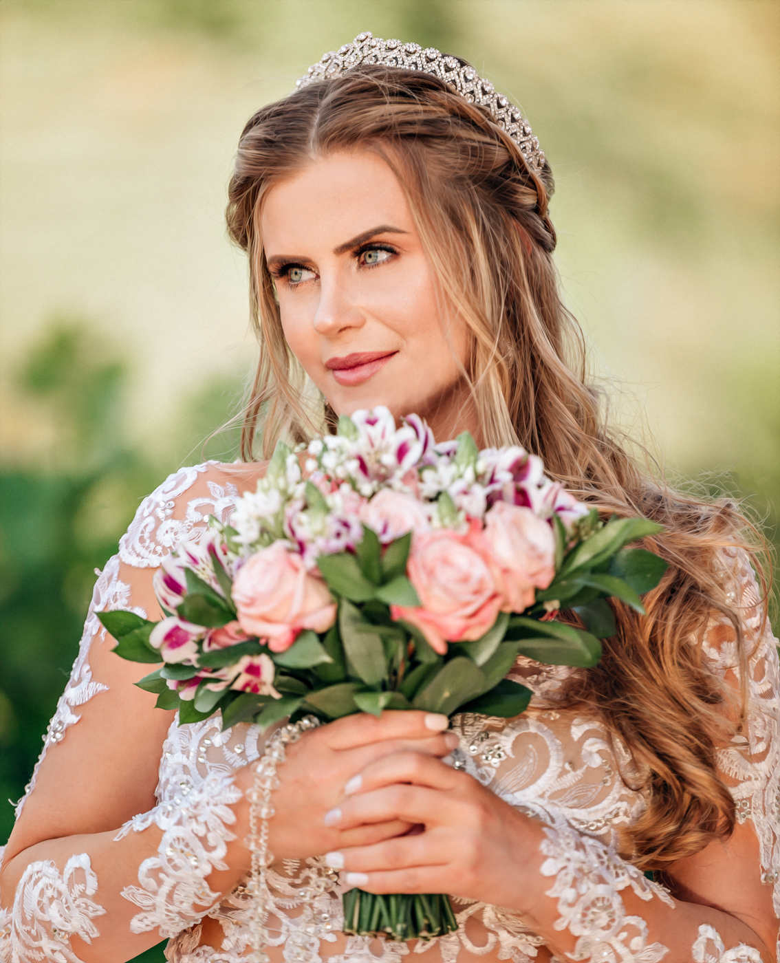 buque-de-noiva-com-carro-antigo-nas-pipas-em-bento-goncalves-vale-dos-vinhedos-casamento-na-serra-gaucha-penteado-de-noiva