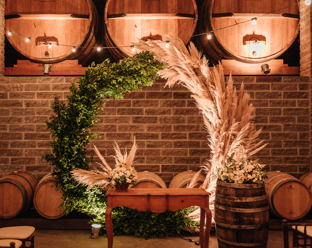 cave-de-pedra-decoracao-de-casamento-no-vale-dos-vinhedos