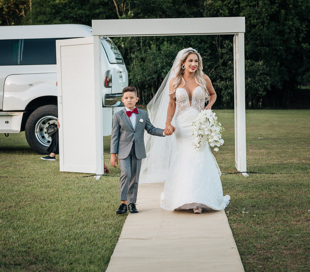 entrada-da-noiva-com-filho-atelier-milton-rodrigues-