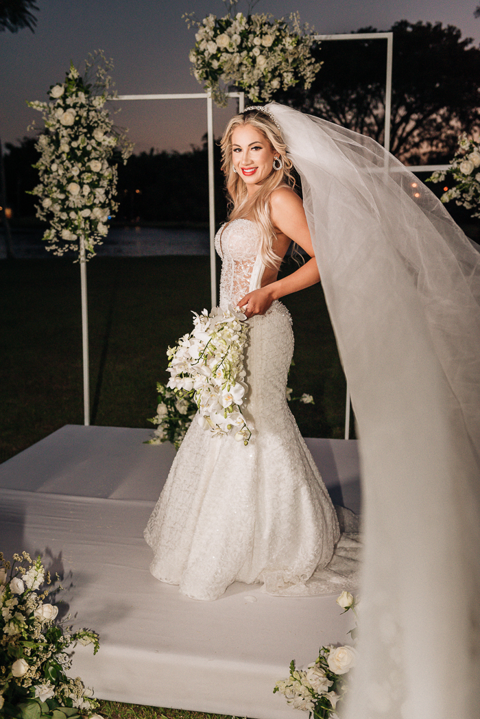 vestido-de-noiva-com-veu-atelier-milton-rodrigues-em-novo-hamburgo
