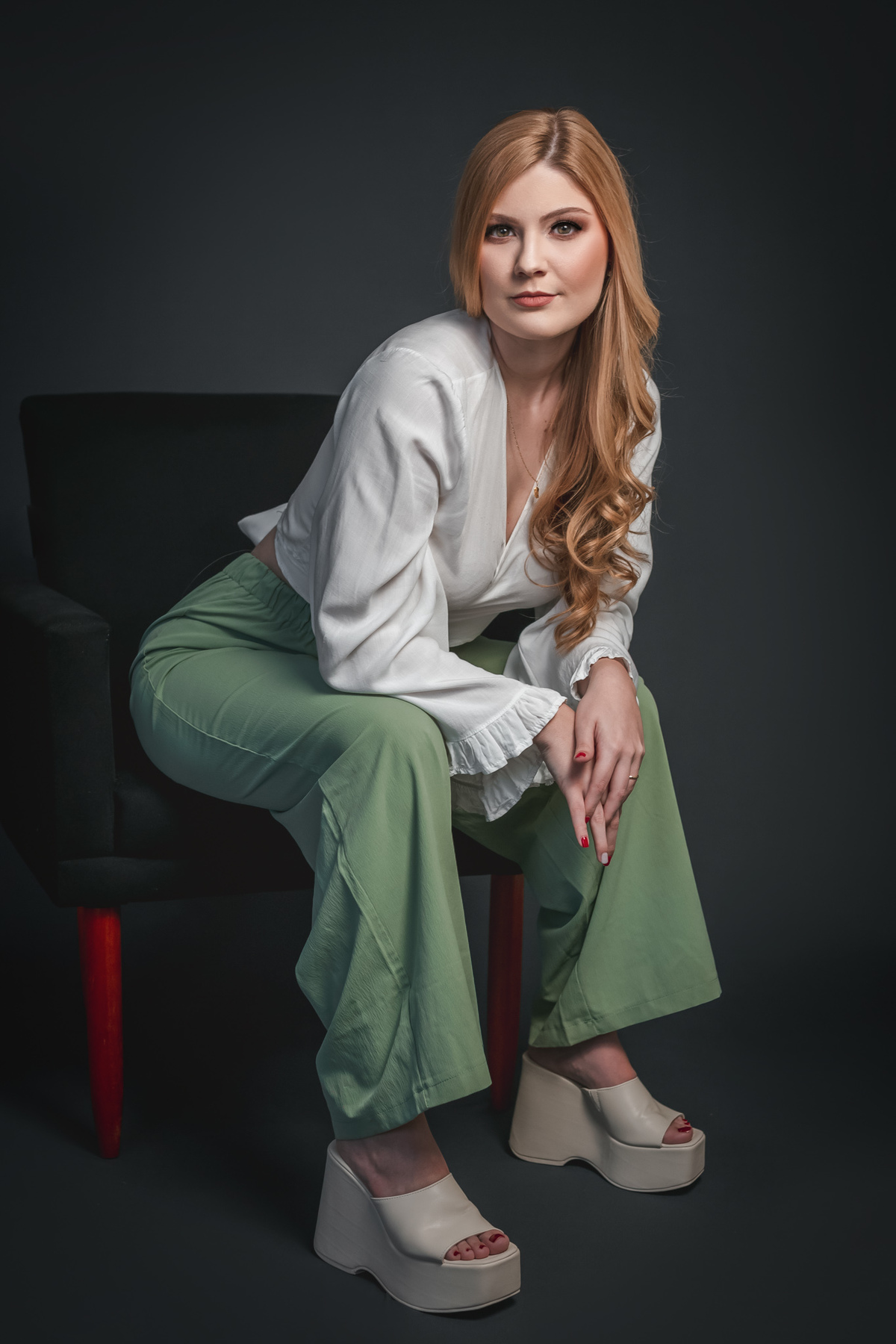 Suellen Oliveira.
foto na cadeira