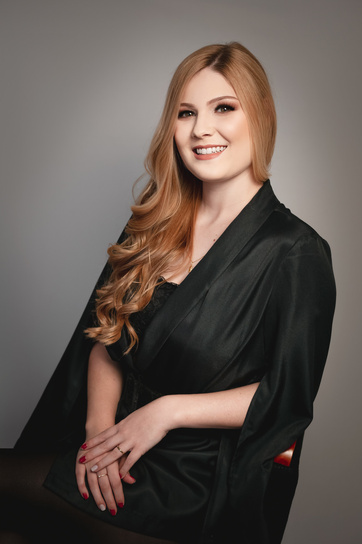 Suellen Oliveira.
cabelo loiro.