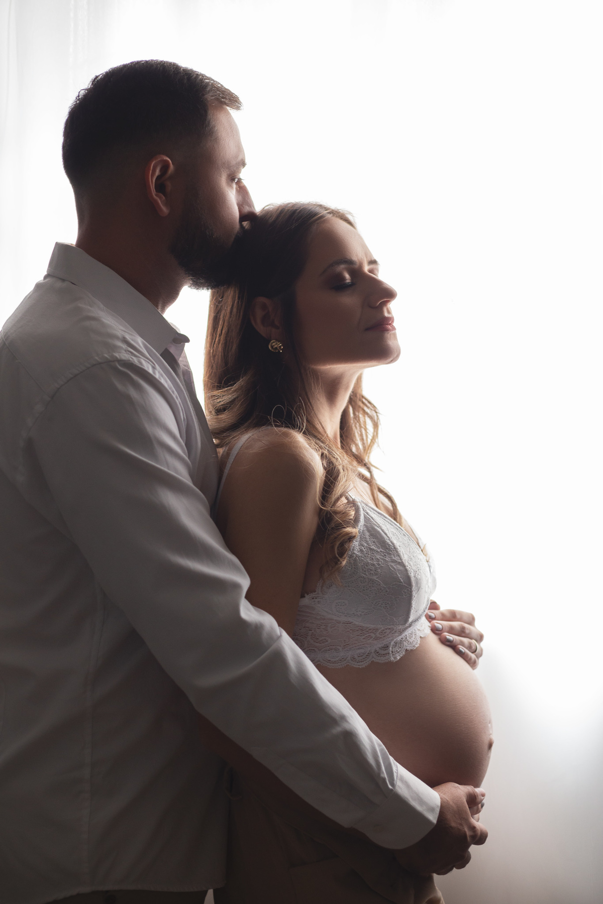 Suellen Oliveira,casal olho fechado.
