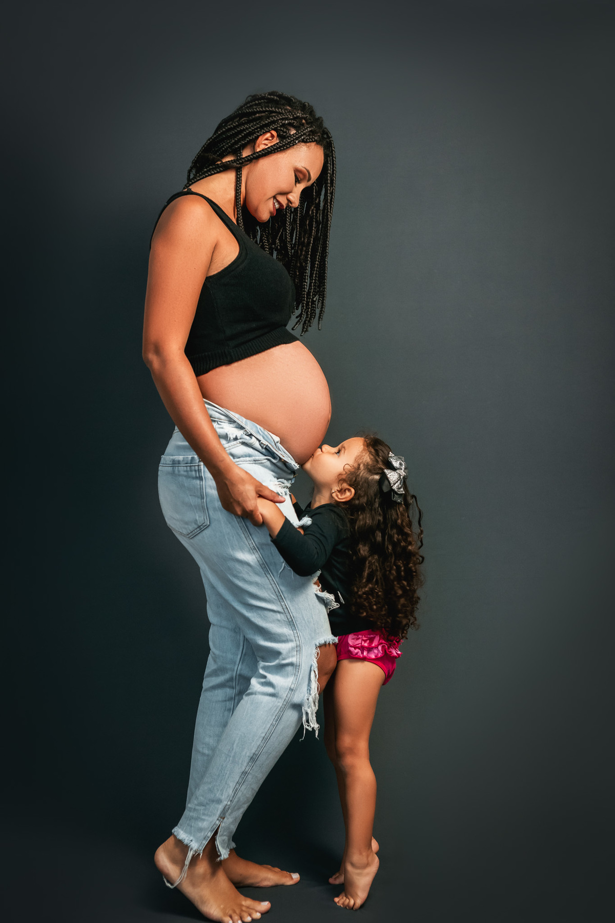 Suellen Oliveira.
beijo na barriga .