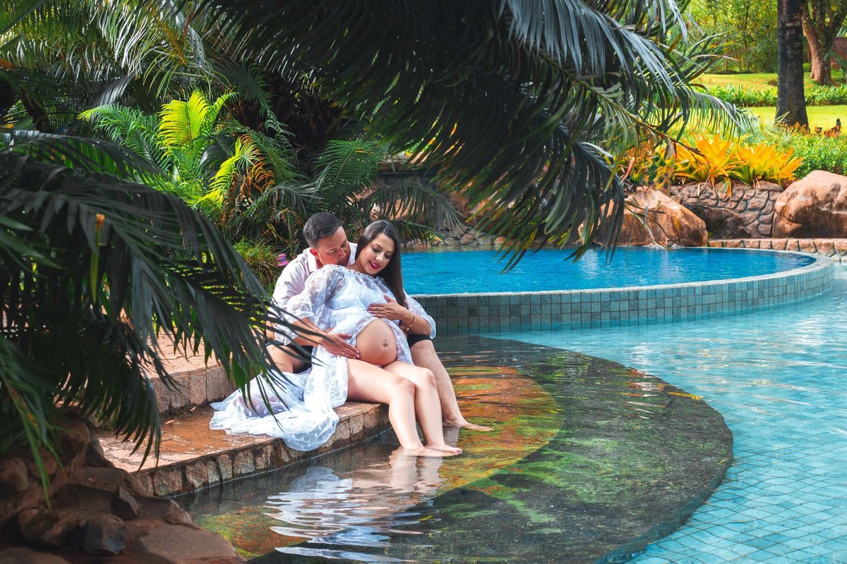 Suellen Oliveira.
piscina eden garden.