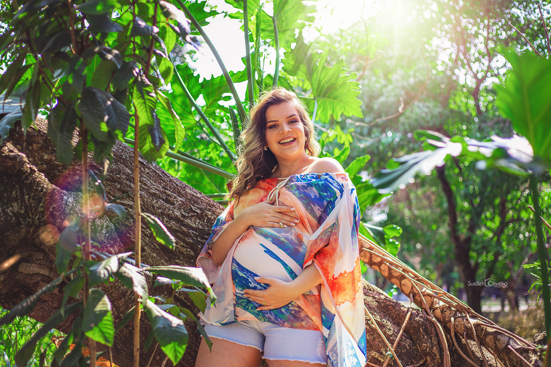 gestante na arvora caida