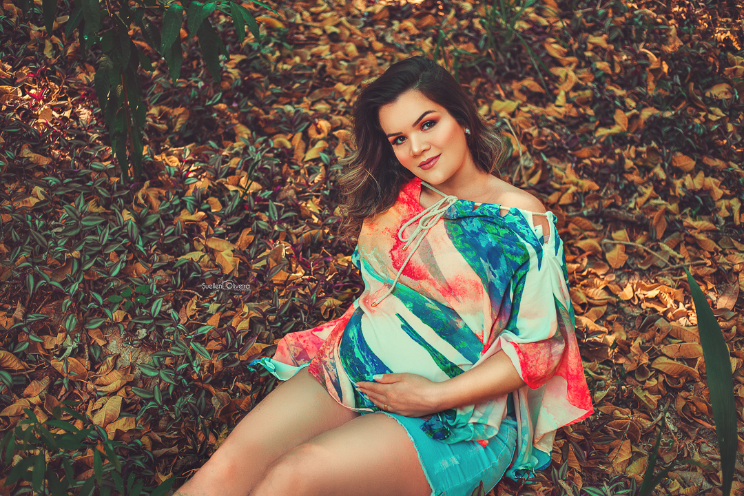 folhas amarelas no chão