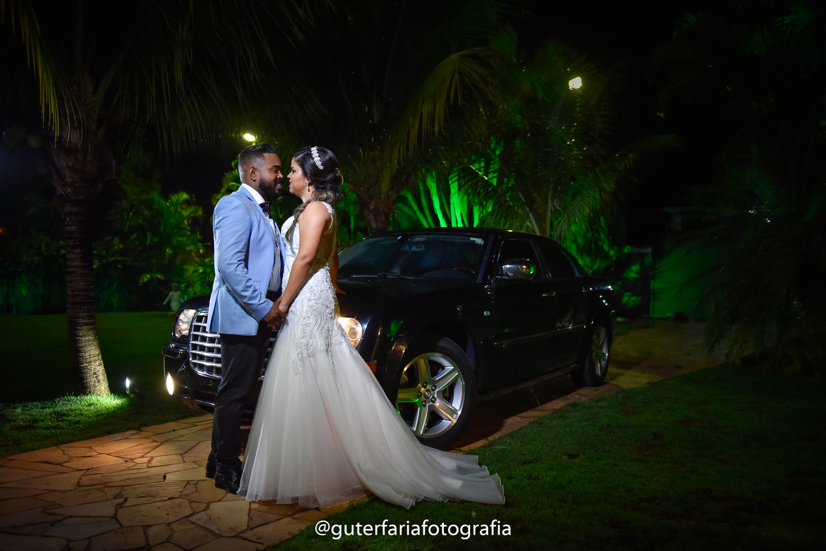 carro-da-noiva,chegada-da-noiva, carros-antigos,carros-clássicos,vestido-de-noiva,terno-de-noivo