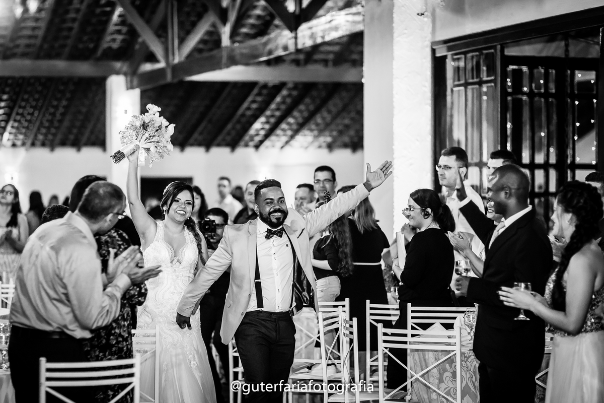 saida-dos-noivos,casados,casamento,fotos-de-casamento,fotografo-em-campinas,cerimonial,buffetfesta