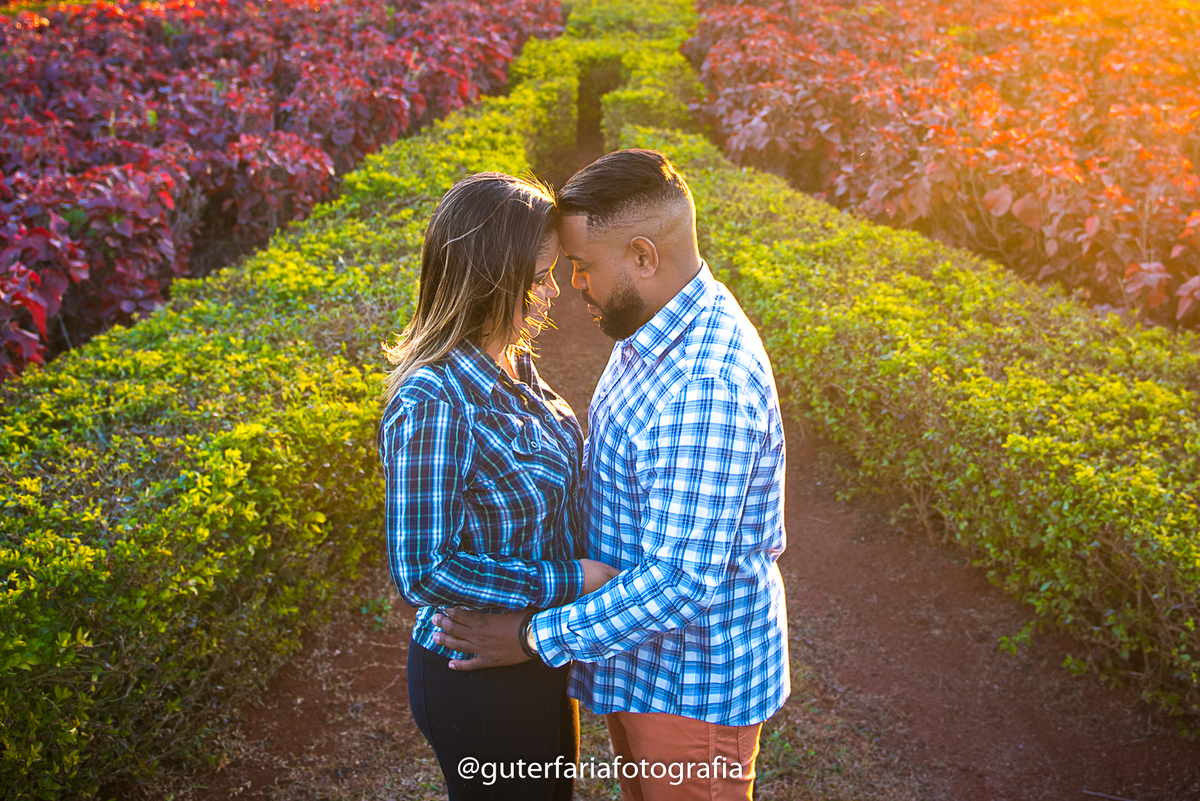 ensaio, ensaio casal, pre wedding, noivos, fotos, fotografo, fotografia, guter, paulinia, campinas. lindos, amor, sessão, namoro, noivado, casamento, casar, noiva, noivo, book, casal, alegria, sorriso, vila antiga, estrada, parque, save the date, futebol