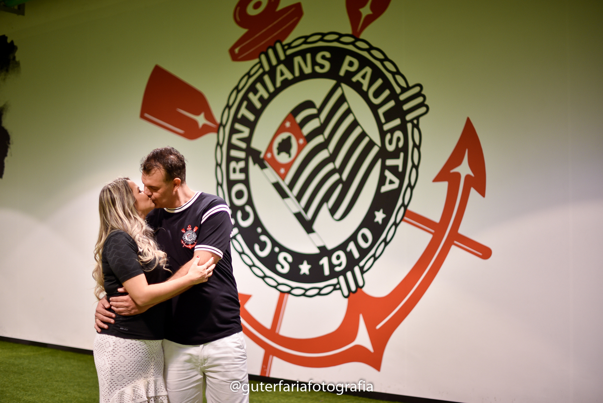 ensaio na arena Corinthians,ensaio, ensaio casal, pre wedding, noivos, fotos, fotografo, fotografia, guter, paulinia, campinas. lindos, amor, sessão, namoro, noivado, casamento, casar, noiva, noivo, book, casal, alegria, sorriso, corinthianos, timão