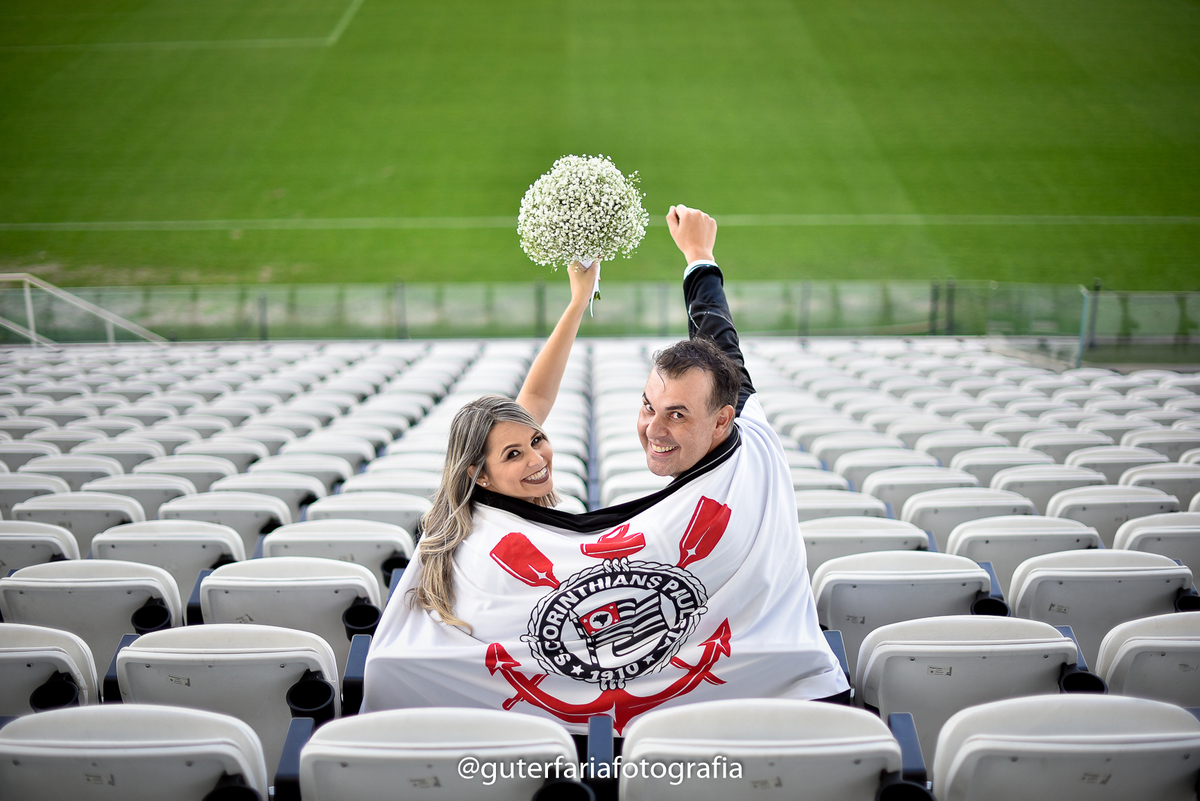 ensaio na arena Corinthians,ensaio, ensaio casal, pre wedding, noivos, fotos, fotografo, fotografia, guter, paulinia, campinas. lindos, amor, sessão, namoro, noivado, casamento, casar, noiva, noivo, book, casal, alegria, sorriso, corinthianos, timão