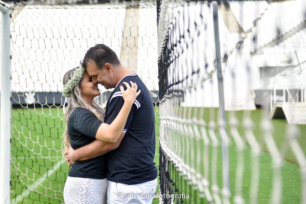 ensaio na arena Corinthians,ensaio, ensaio casal, pre wedding, noivos, fotos, fotografo, fotografia, guter, paulinia, campinas. lindos, amor, sessão, namoro, noivado, casamento, casar, noiva, noivo, book, casal, alegria, sorriso, corinthianos, timão