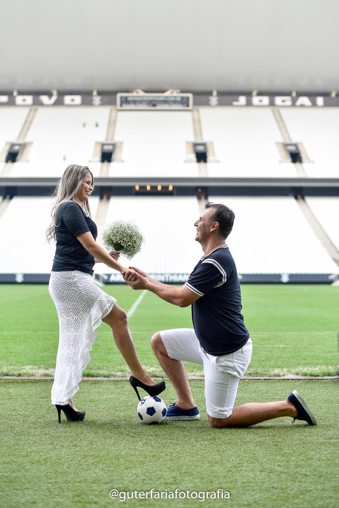 ensaio na arena Corinthians,ensaio, ensaio casal, pre wedding, noivos, fotos, fotografo, fotografia, guter, paulinia, campinas. lindos, amor, sessão, namoro, noivado, casamento, casar, noiva, noivo, book, casal, alegria, sorriso, corinthianos, timão
