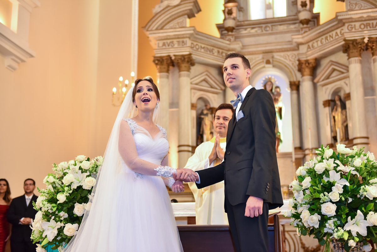 Casamento, noiva, vestido de noiva, aguinaldos, salão, dia da noiva, linda, VESTIDO, ENTRADA DA NOIVA, bolo, aldo silvestre, buffet imagem, paulínia, dj, pista, dança, igreja rosário, Paulínia, buquê