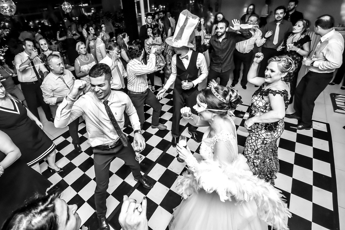 Casamento, noiva, vestido de noiva, aguinaldos, salão, dia da noiva, linda, VESTIDO, ENTRADA DA NOIVA, bolo, aldo silvestre, buffet imagem, paulínia, dj, pista, dança, igreja rosário, Paulínia, buquê, espaço supremo, escola de samba